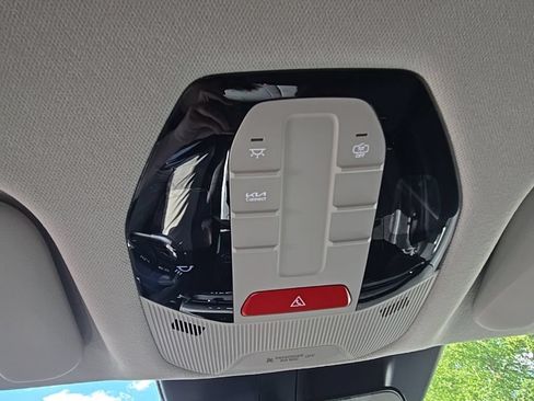 Used 2025 Kia K4 FWD image 25