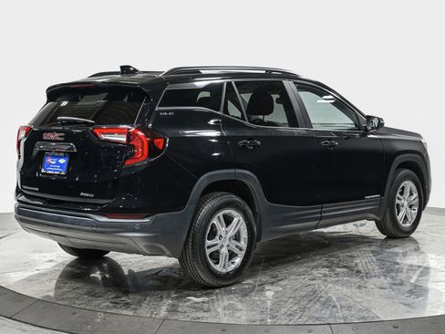 Used 2023 GMC Terrain SLE w/ Driver Convenience Package image 7