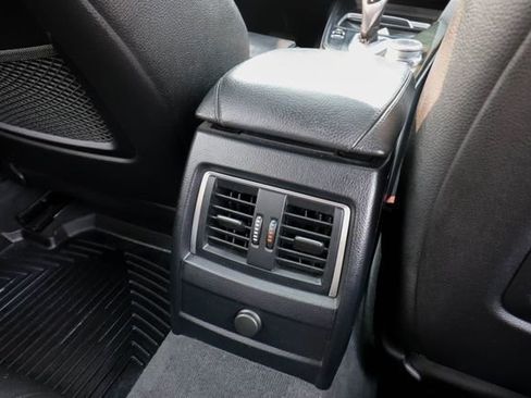 Used 2018 BMW 330i xDrive Sedan w/ Convenience Package image 44