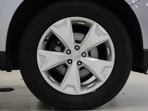 Used 2015 Subaru Forester 2.5i Limited AWD/4WD image 10