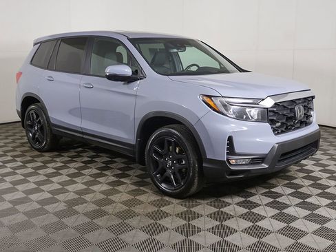 Used 2025 Honda Passport EX-L image 2