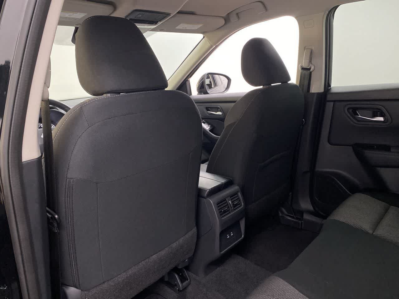 Used 2025 Nissan Rogue SV AWD/4WD image 15