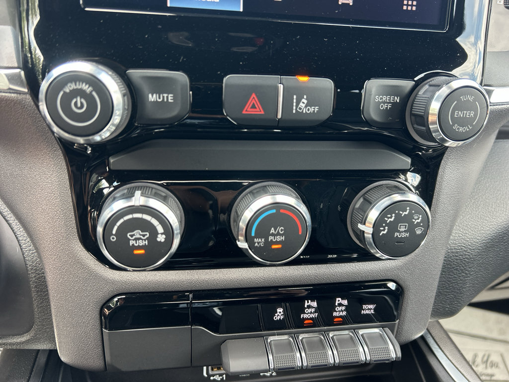 Used 2025 RAM 1500 HFE RWD image 27