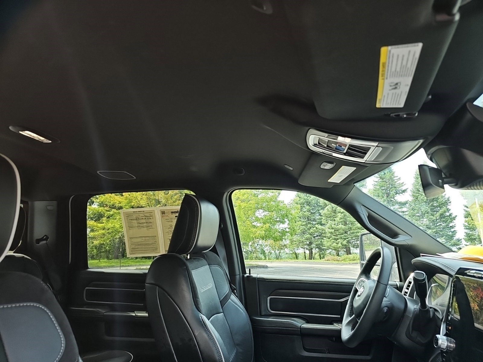 Used 2025 RAM 2500 Laramie AWD/4WD image 12