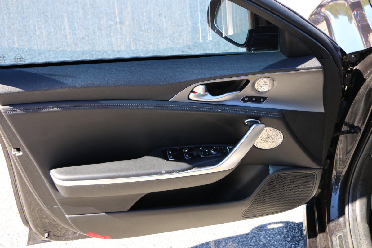 Used 2020 Kia Stinger GT2 RWD image 17