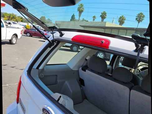 Used 2008 Ford Escape XLS image 9