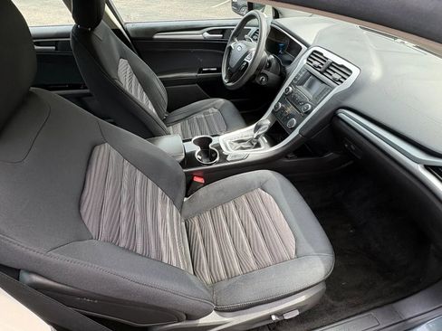 Used 2016 Ford Fusion SE image 30