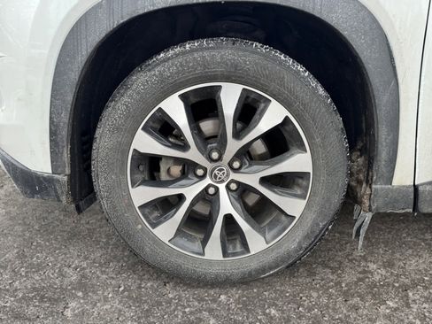 Used 2024 Toyota Grand Highlander AWD Hybrid image 15