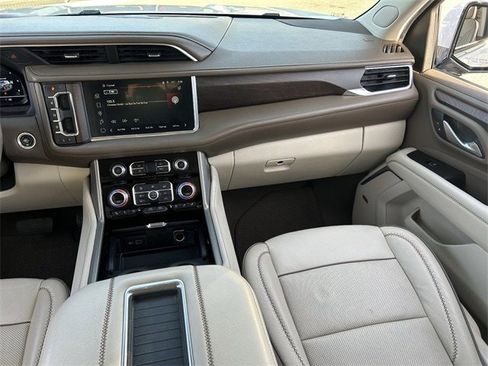 Used 2022 GMC Yukon Denali image 17