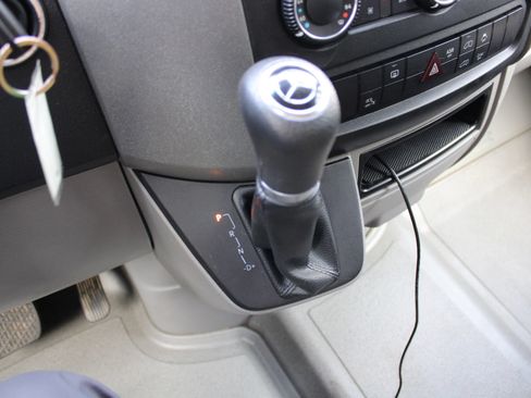 Used 2014 Mercedes-Benz Sprinter 2500 image 19
