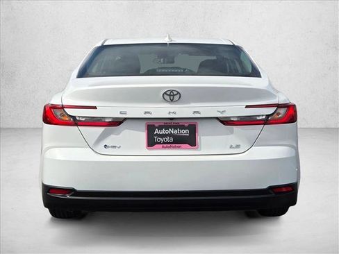 Used 2025 Toyota Camry LE image 7
