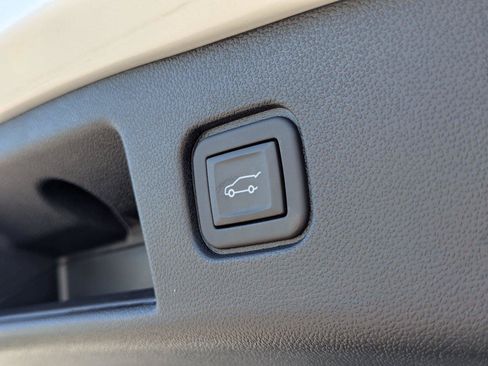 Used 2024 Chevrolet Blazer EV LT AWD/4WD image 29