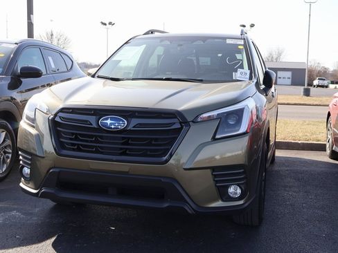 Used 2022 Subaru Forester Limited image 11