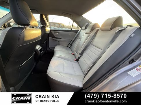 Used 2016 Toyota Camry SE image 24