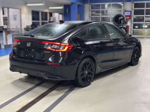 Used 2023 Honda Civic Sport image 5