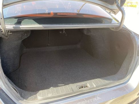 Used 2021 Nissan Sentra SR w/ SR Premium Package FWD image 11