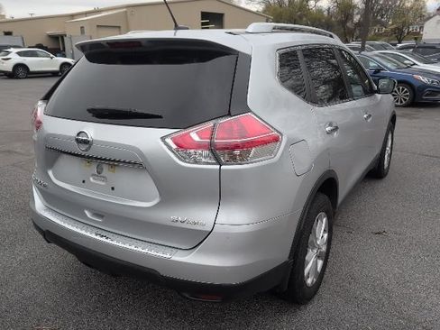 Used 2016 Nissan Rogue SV image 6