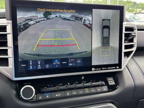 Used 2023 Toyota Tundra Platinum AWD/4WD image 31
