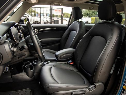 Used 2023 MINI Cooper 2-Door Hardtop FWD image 23