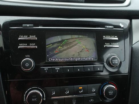 Used 2016 Nissan Rogue S AWD/4WD image 34
