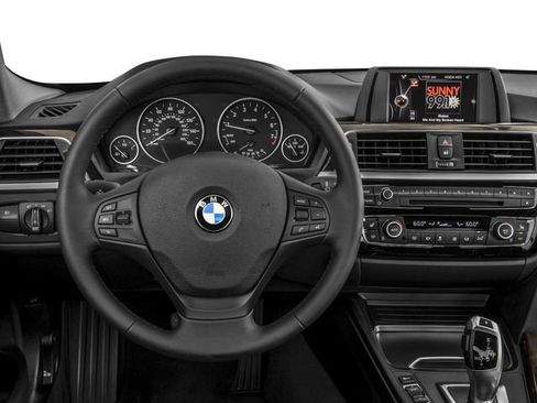 Used 2016 BMW 320i Sedan RWD image 8