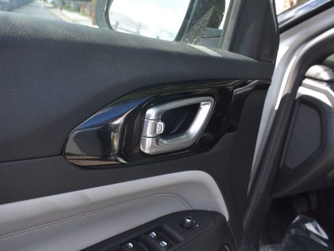 Used 2025 Jeep Compass Limited AWD/4WD image 12