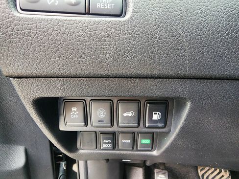 Used 2019 Nissan Rogue SV AWD/4WD image 27