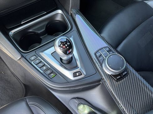 Used 2018 BMW M4 Coupe w/ Competition Package RWD image 33