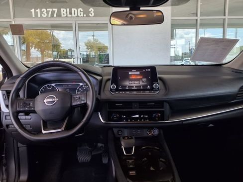 Used 2025 Nissan Rogue SV FWD image 15