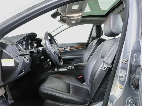 Used 2013 Mercedes-Benz C 300 4MATIC Sedan image 3
