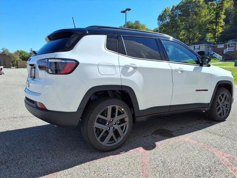 New 2026 Jeep Compass Limited image 5