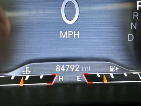 Used 2019 Jeep Cherokee Trailhawk AWD/4WD image 23