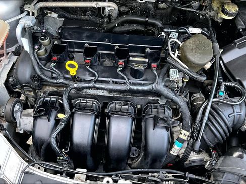 Used 2013 Ford Focus SE image 32