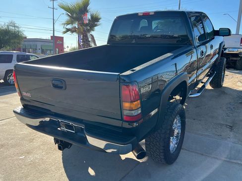 Used 2004 GMC Sierra 2500 SLT w/ Heavy-Duty Power Package image 8