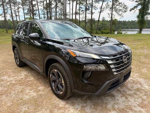 Used 2024 Nissan Rogue SV FWD image 7