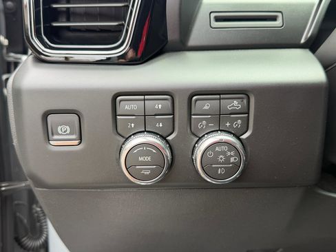 Used 2026 GMC Sierra 1500 AT4 w/ AT4 Premium Package AWD/4WD image 29