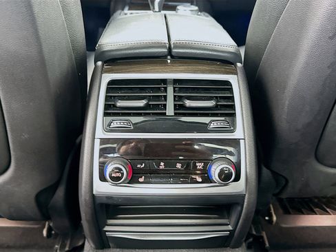 Used 2019 BMW 740i xDrive AWD/4WD image 26