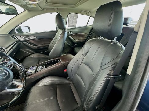 Used 2018 MAZDA MAZDA3 Grand Touring w/ Premium Equipment Package FWD image 22