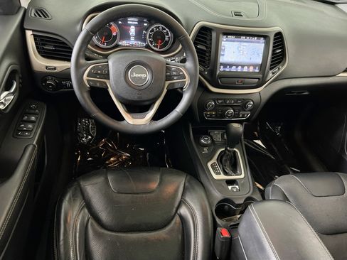 Used 2017 Jeep Cherokee Limited w/ Luxury Group AWD/4WD image 23