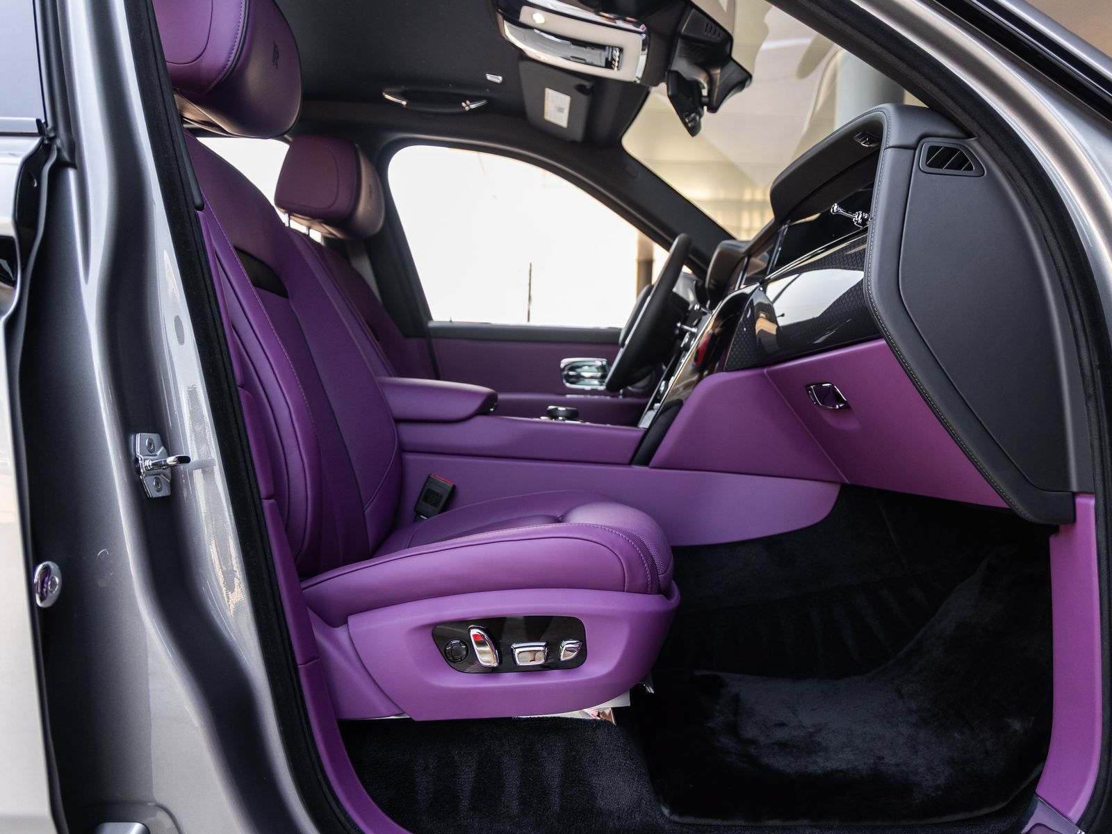 New 2027 Rolls-Royce Cullinan Black Badge AWD/4WD image 59