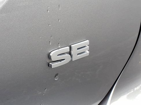 Used 2024 Mitsubishi Outlander SE image 34