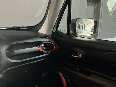 Used 2021 Jeep Renegade Trailhawk AWD/4WD image 29