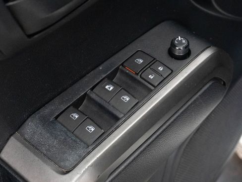 Used 2021 Toyota Tacoma SR5 RWD image 16
