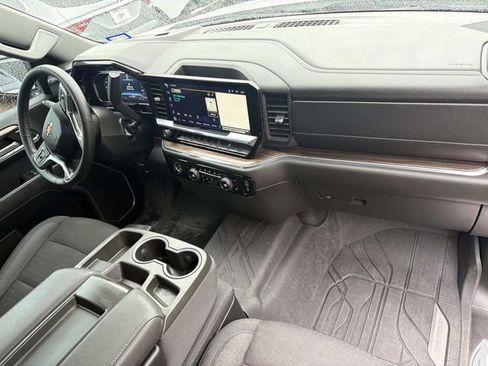 Used 2024 Chevrolet Silverado 1500 LT RWD image 16