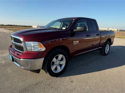 Used 2024 RAM 1500 Classic SLT image 4