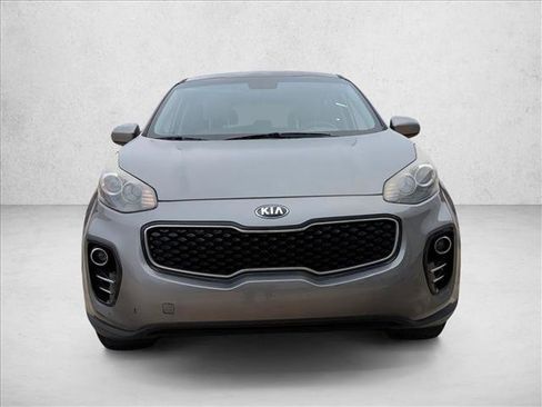 Used 2018 Kia Sportage LX image 2