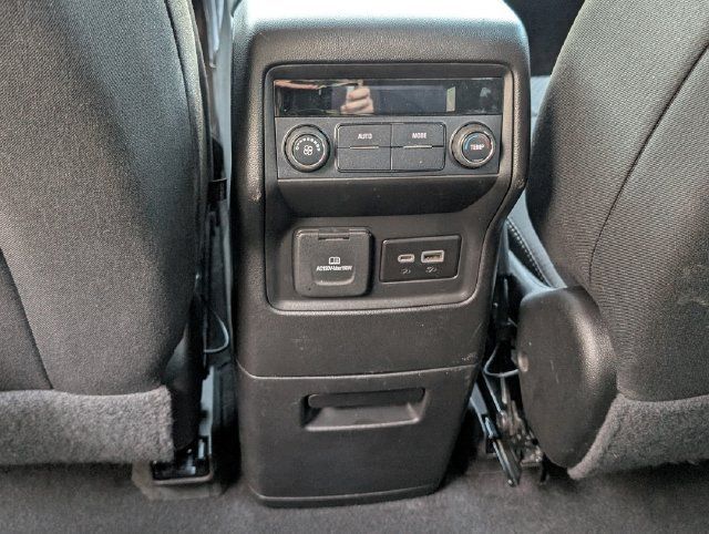 Used 2021 GMC Acadia SLE w/ Driver Convenience Package FWD image 22