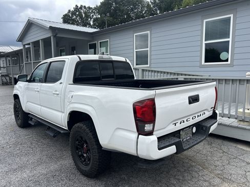 Used 2022 Toyota Tacoma SR w/ SR Convenience Package RWD image 4