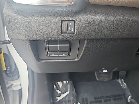 New 2026 GMC Canyon Denali image 15