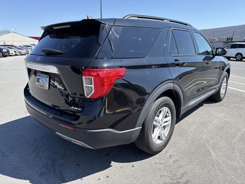 Used 2022 Ford Explorer XLT w/ Equipment Group 202A AWD/4WD image 3